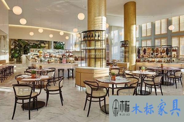 為什么新餐廳要先定餐桌椅后裝修？ 