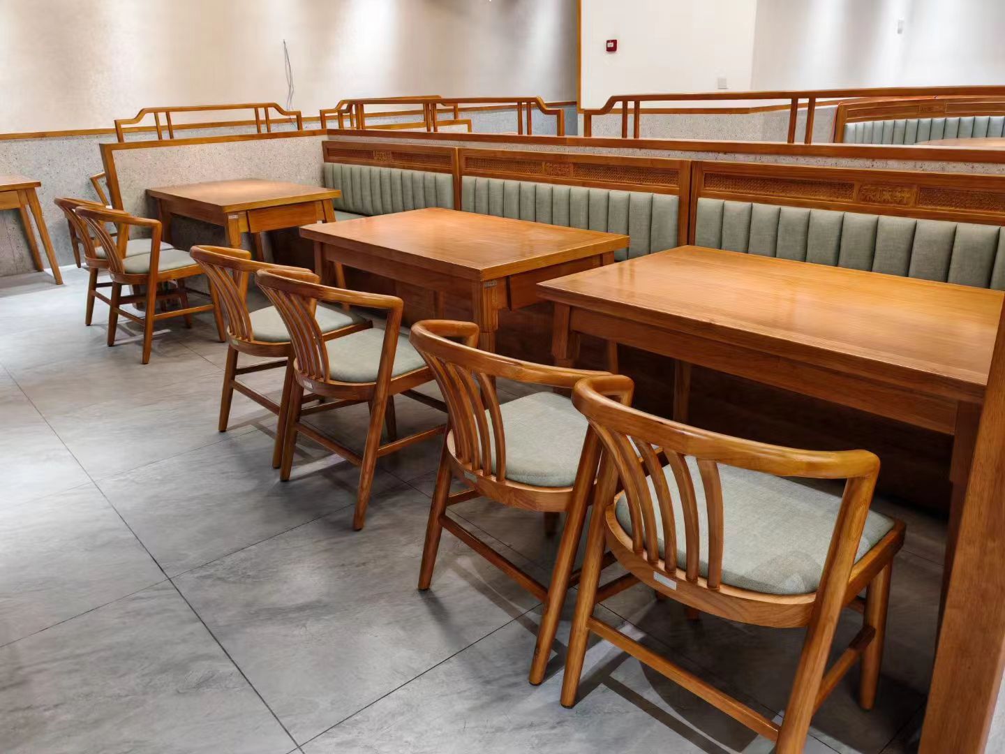 如何選擇酒店餐桌椅 如何選擇酒店餐桌椅