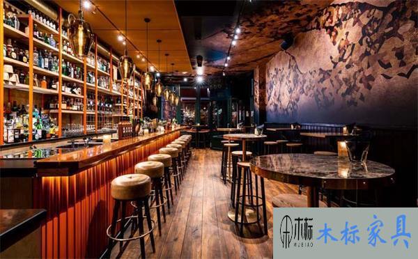 酒吧沙發尺寸標準是多少?如何選購酒吧桌椅？ 