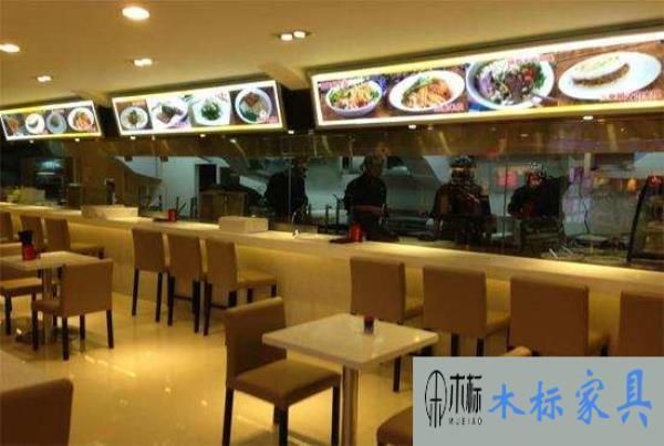 肯德基麥當勞必勝客快餐店桌椅怎么擺放?擺多少座位合適？ 